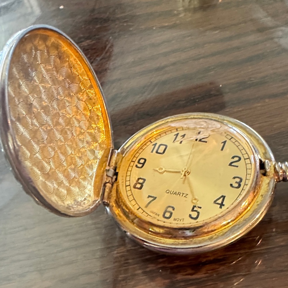 Elegant Gold Quartz Pocket Watch